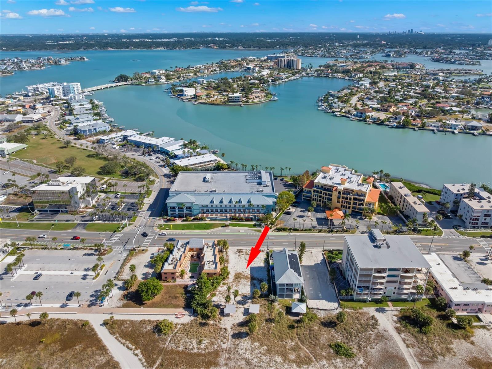 Image 9 of 11 For 10356 Gulf Boulevard