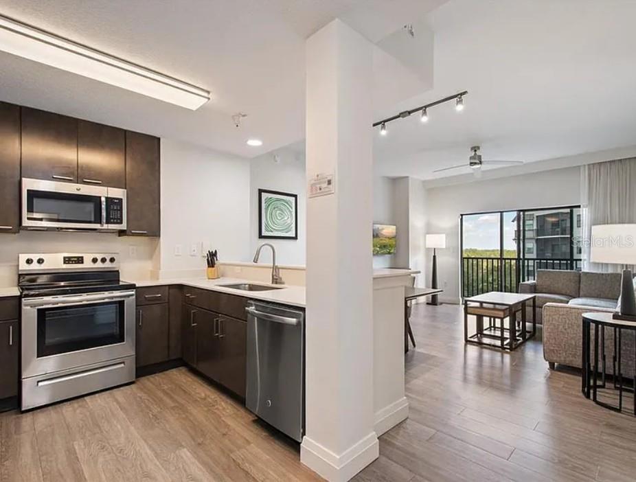 Image 12 of 38 For 14501 Grove Resort Avenue 1535