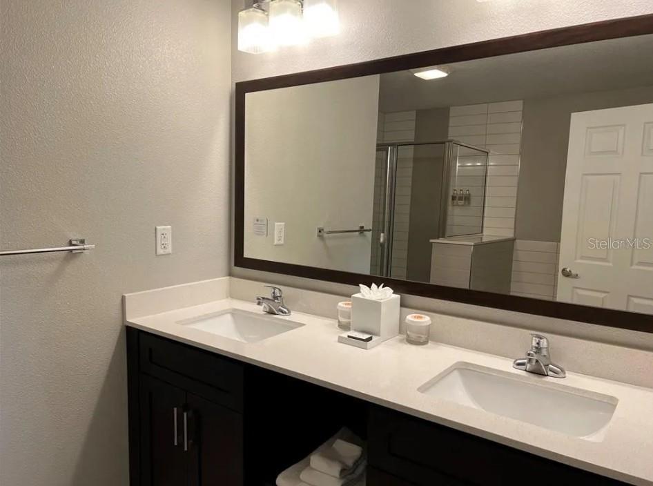 Image 20 of 38 For 14501 Grove Resort Avenue 1535