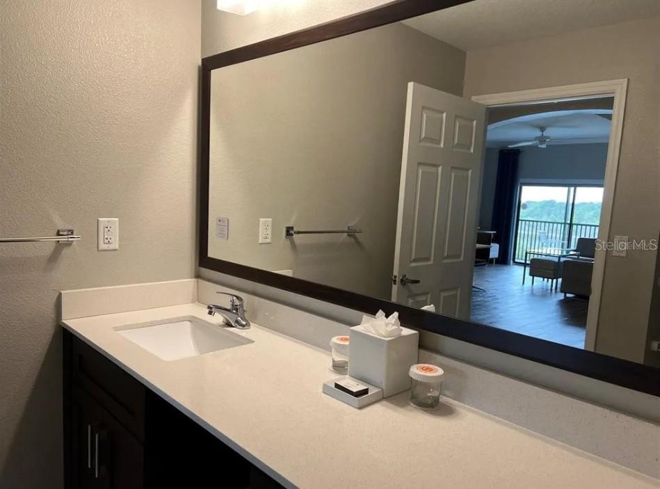 Image 25 of 38 For 14501 Grove Resort Avenue 1535