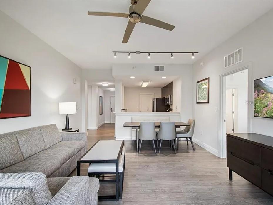 Image 8 of 38 For 14501 Grove Resort Avenue 1535