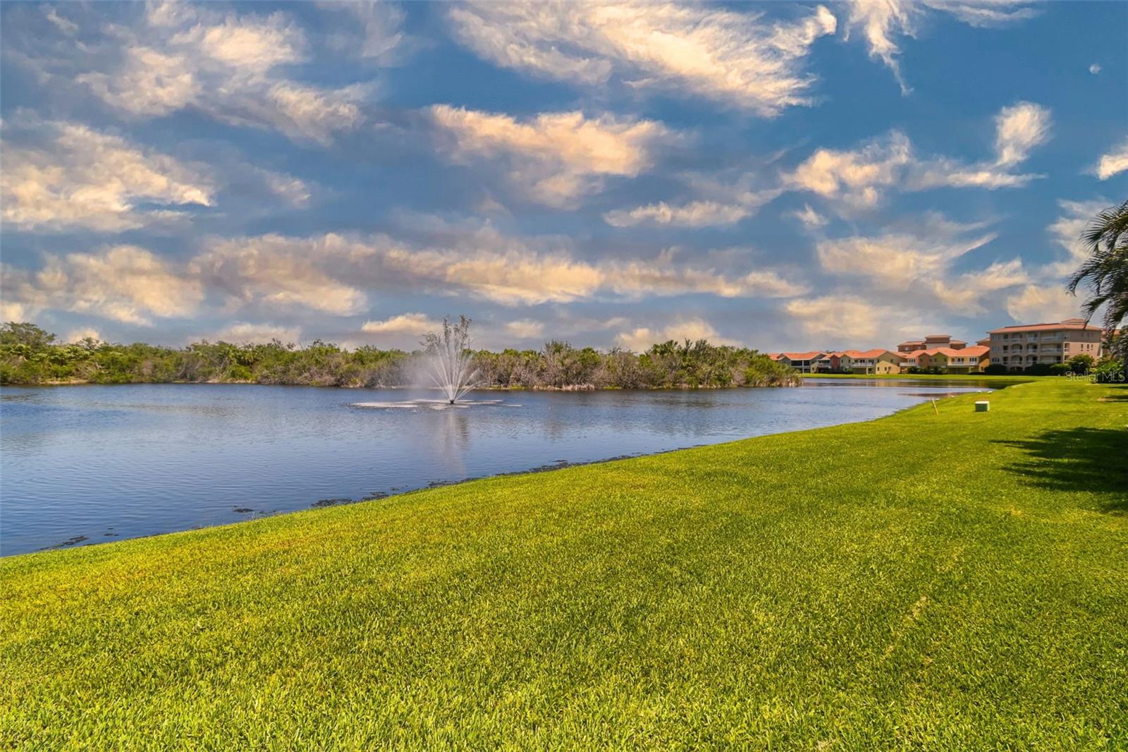 Image 21 of 50 For 17 Franklin Court S C