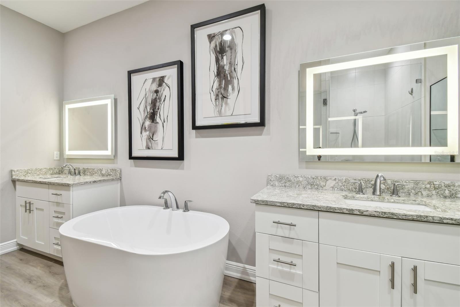 Image 34 of 50 For 17 Franklin Court S C