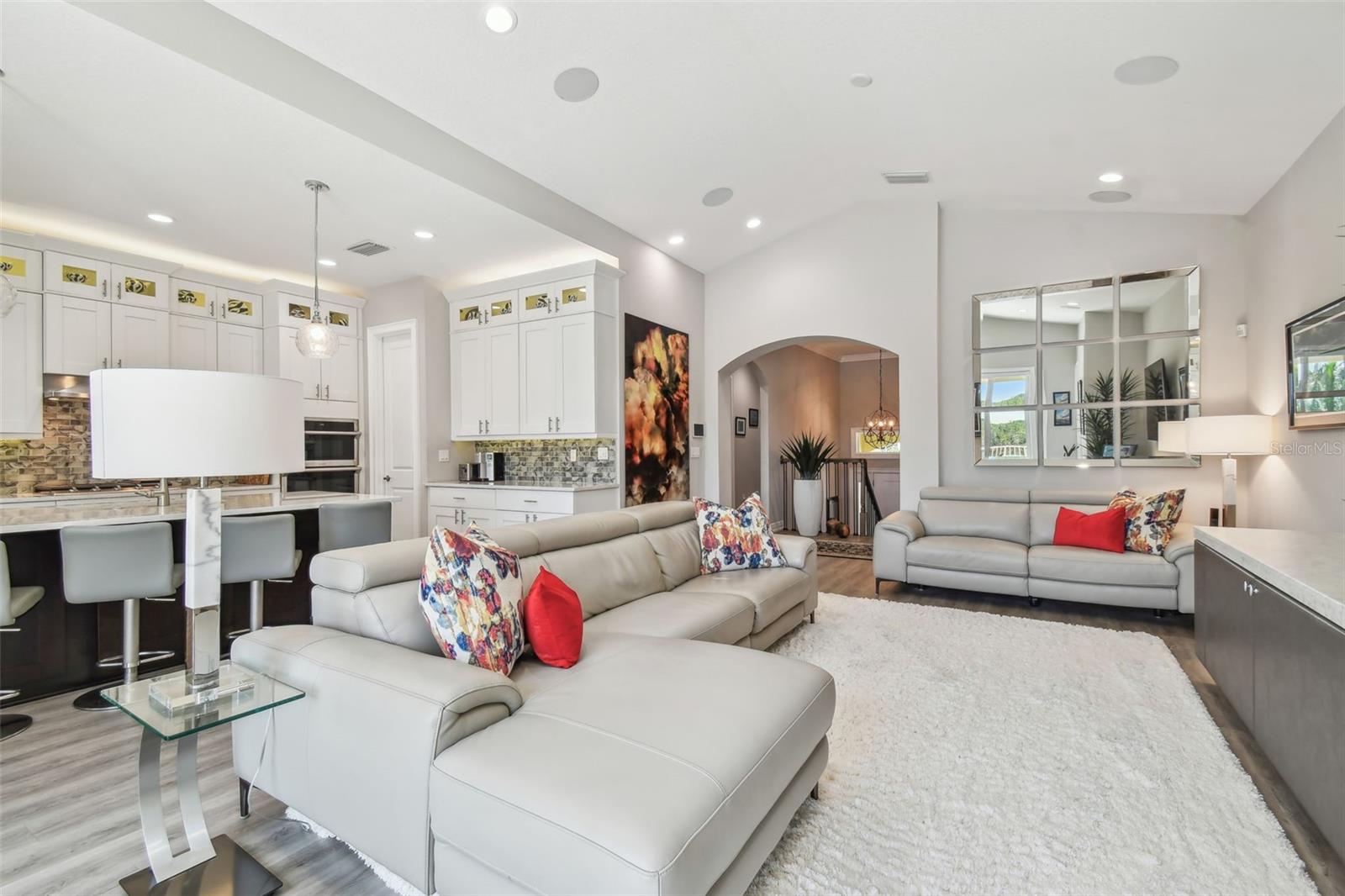 Image 6 of 50 For 17 Franklin Court S C