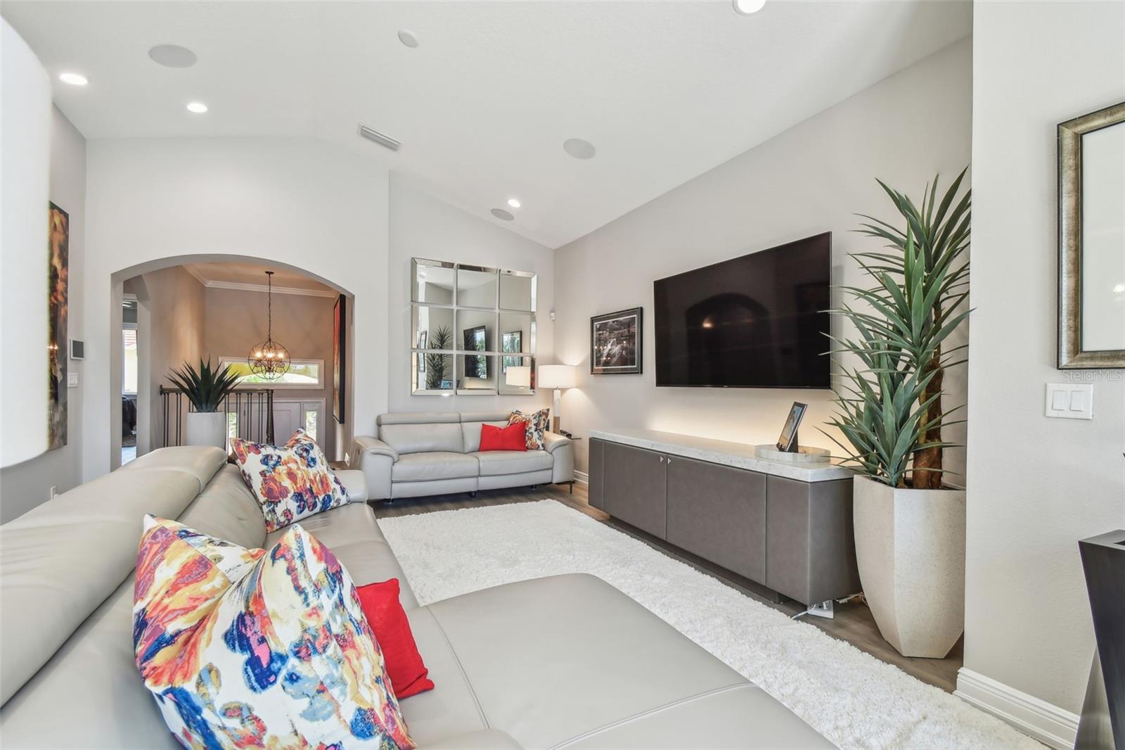 Image 7 of 50 For 17 Franklin Court S C