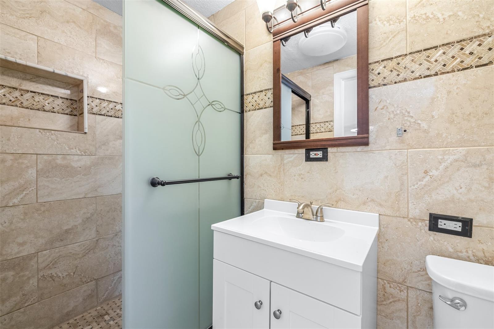 Image 18 of 44 For 3625 Omar Avenue