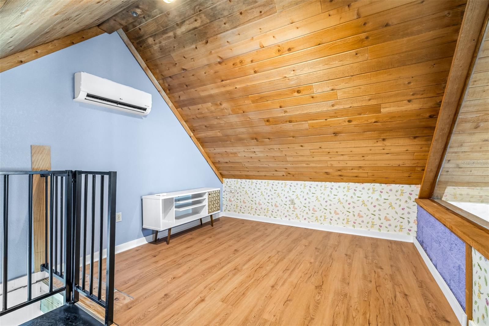 Image 21 of 44 For 3625 Omar Avenue