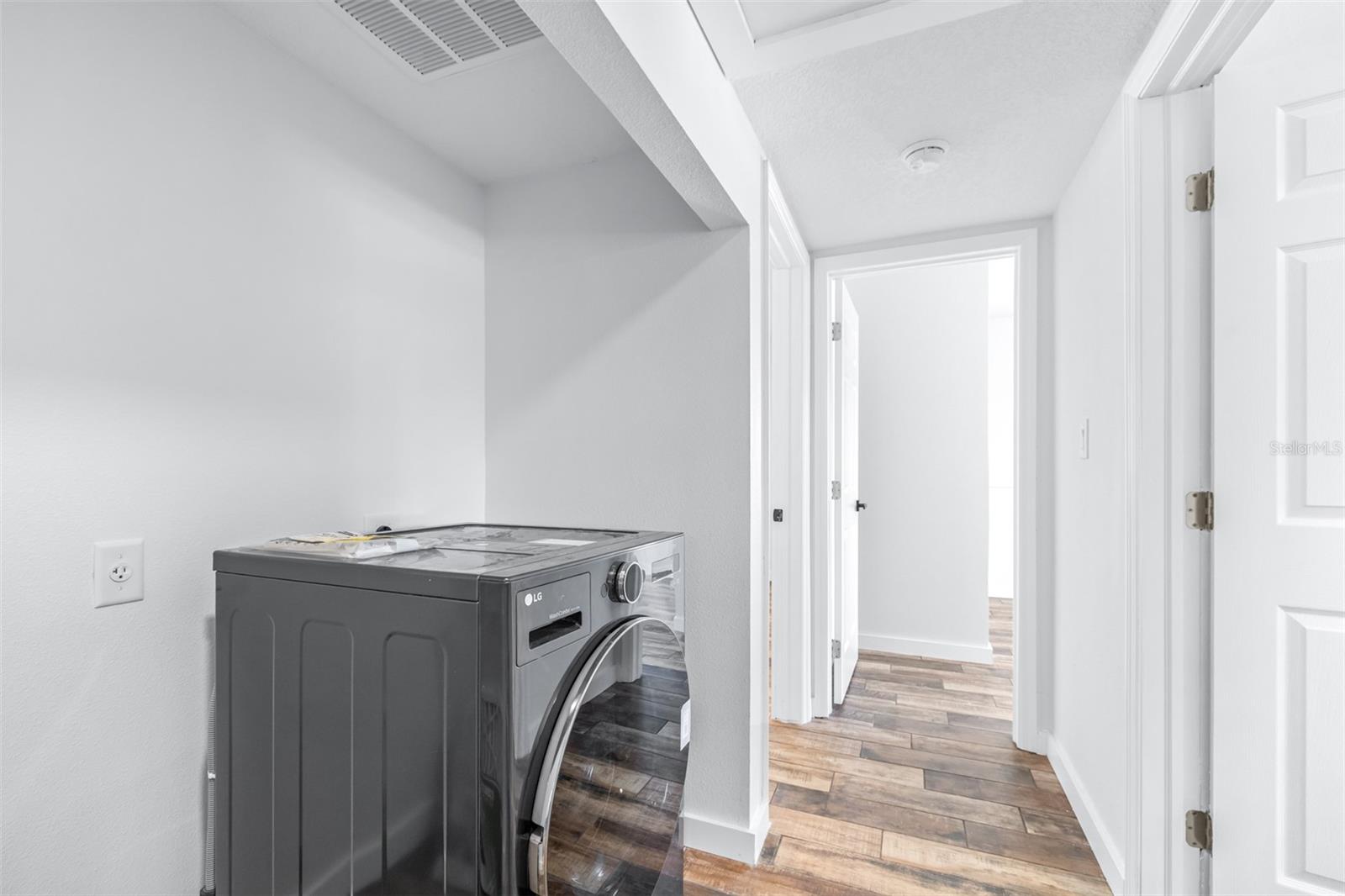 Image 29 of 44 For 3625 Omar Avenue