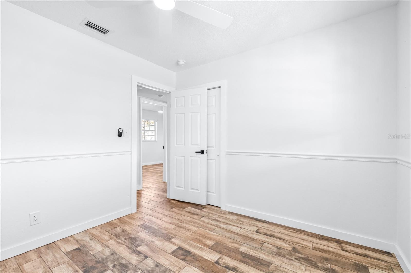 Image 31 of 44 For 3625 Omar Avenue