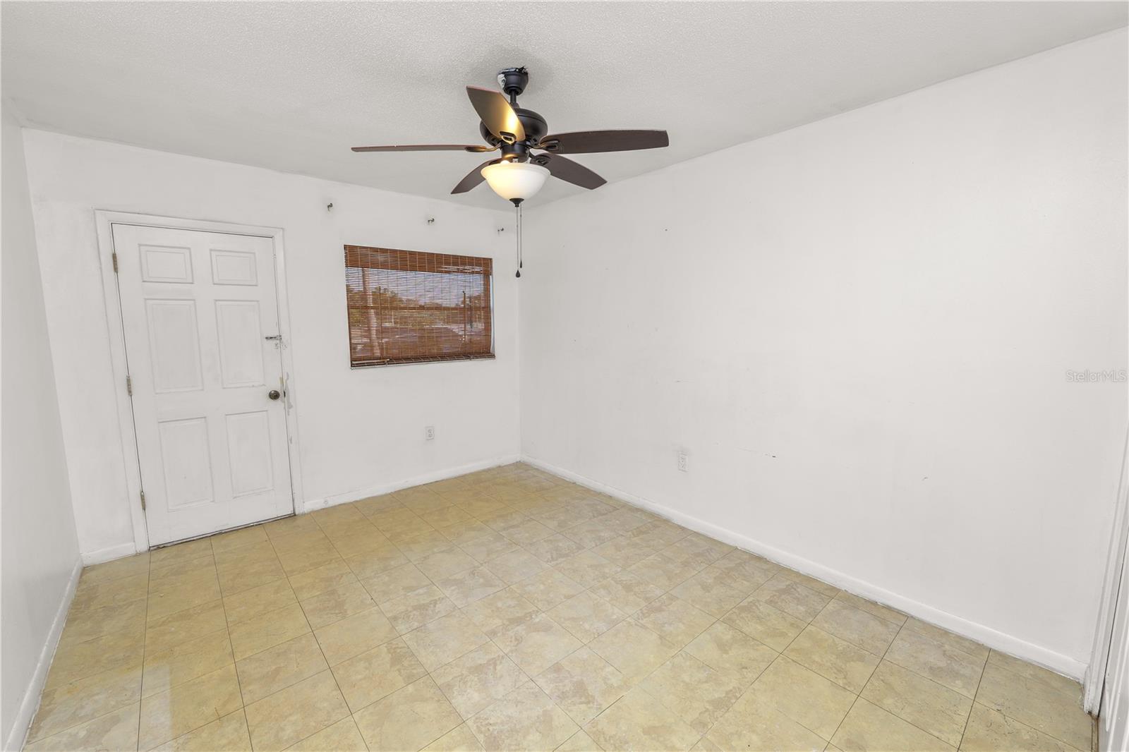 Image 19 of 31 For 5728 14th Avenue N 205b