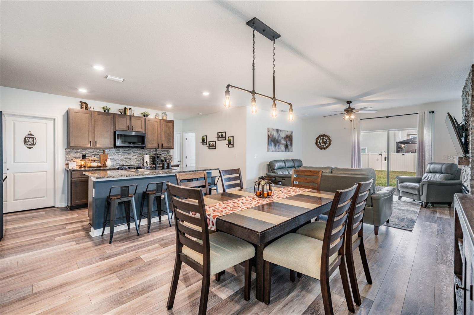 Image 16 of 52 For 11006 Penny Gale Loop