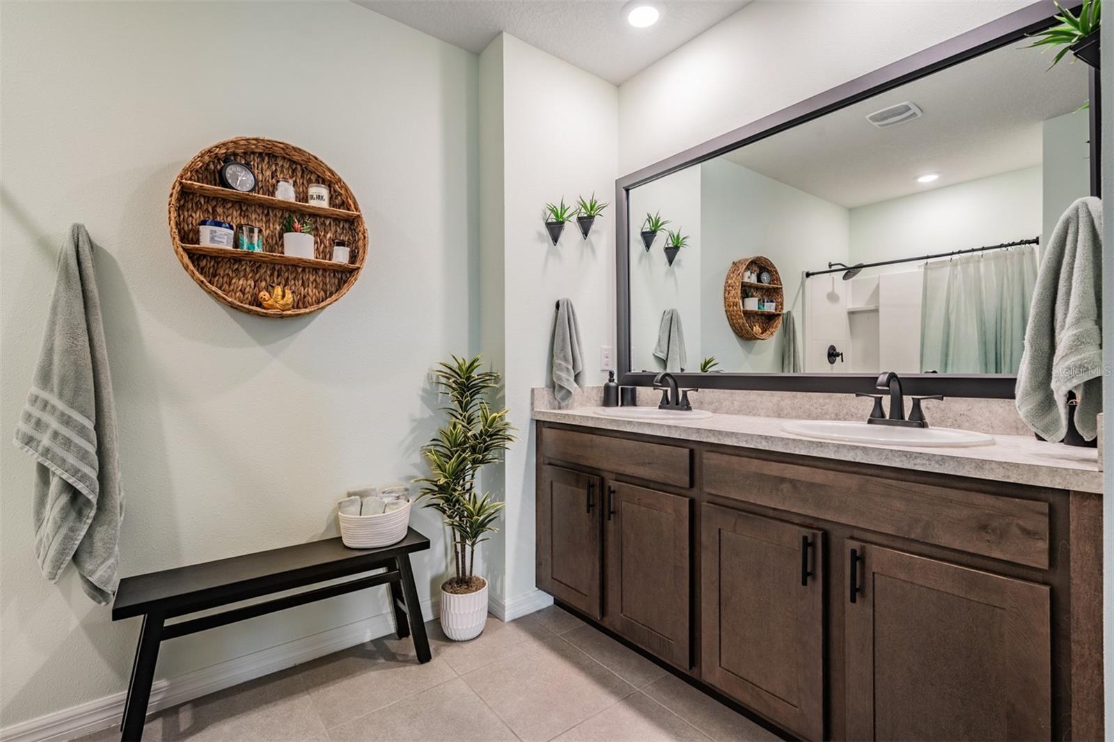 Image 23 of 52 For 11006 Penny Gale Loop