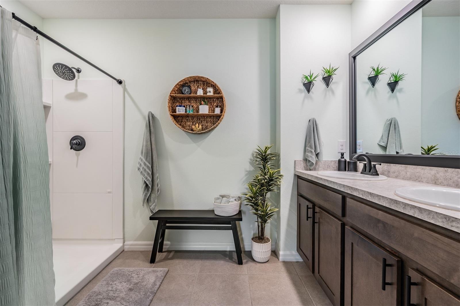 Image 24 of 52 For 11006 Penny Gale Loop