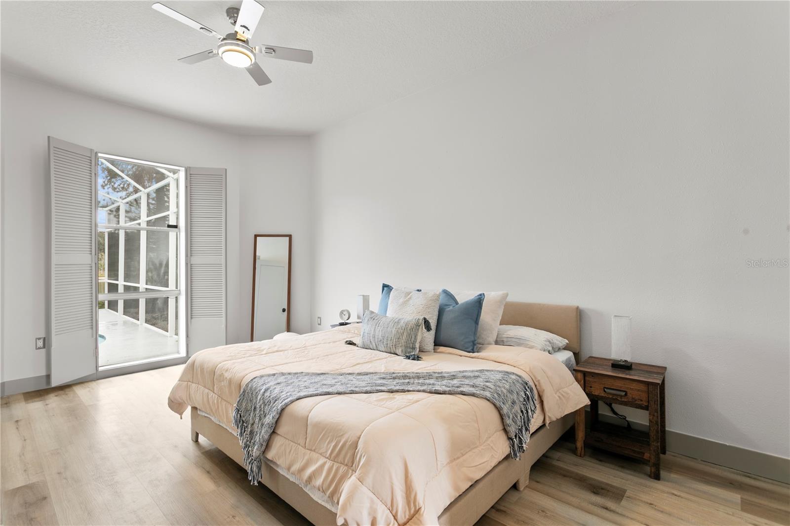 Image 25 of 51 For 1145 Riveredge Drive