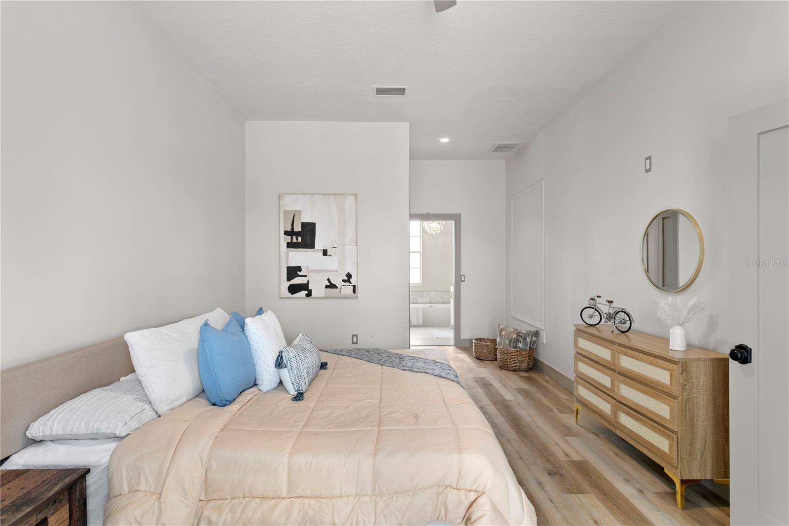 Image 27 of 51 For 1145 Riveredge Drive