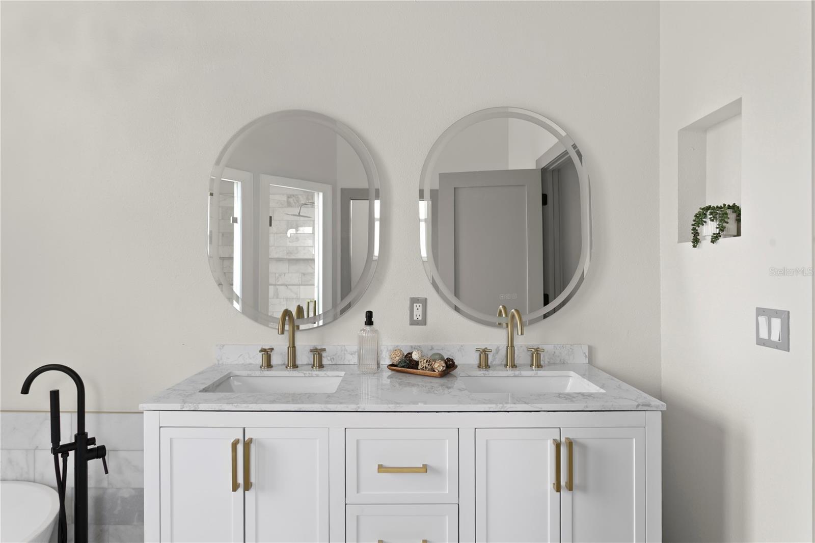 Image 30 of 51 For 1145 Riveredge Drive