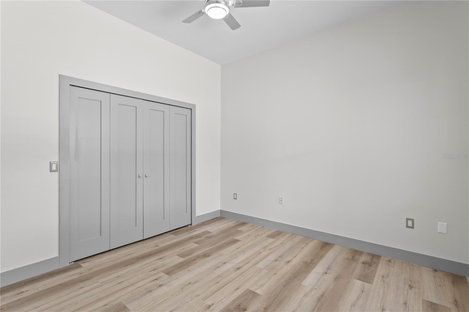 Image 35 of 51 For 1145 Riveredge Drive