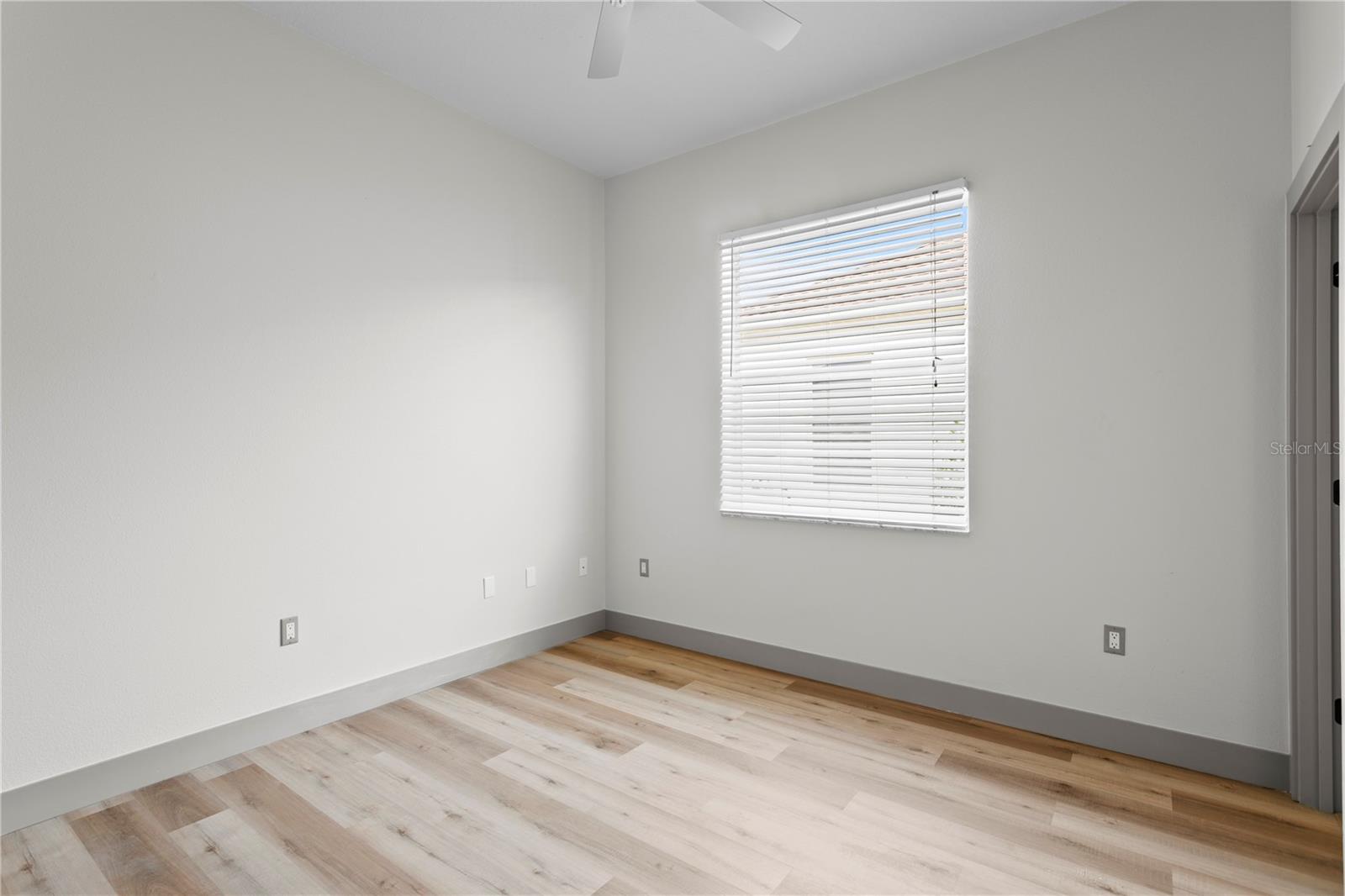 Image 39 of 51 For 1145 Riveredge Drive