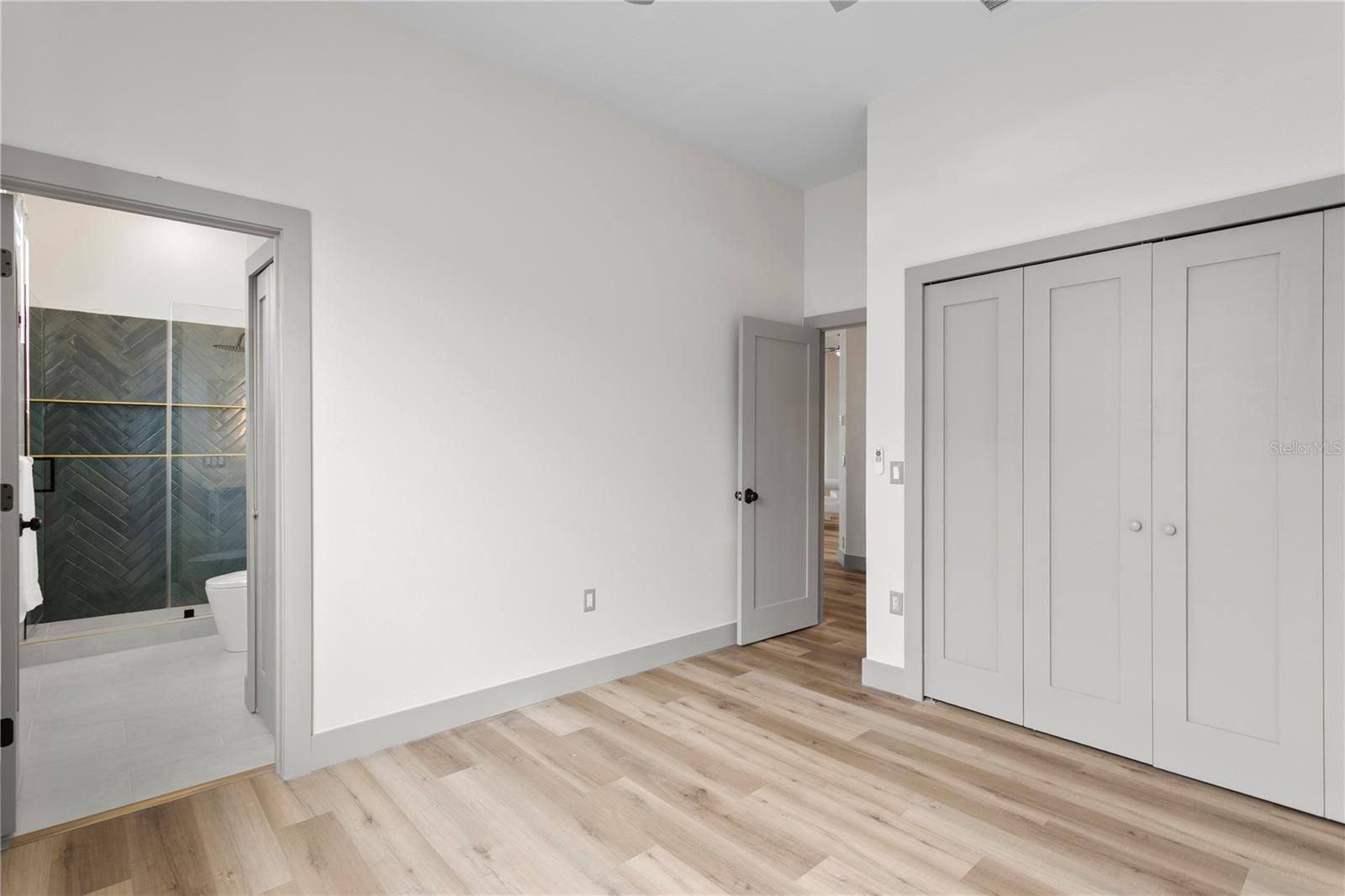 Image 40 of 51 For 1145 Riveredge Drive