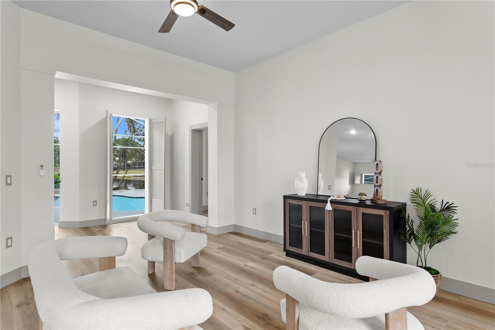 Image 5 of 51 For 1145 Riveredge Drive