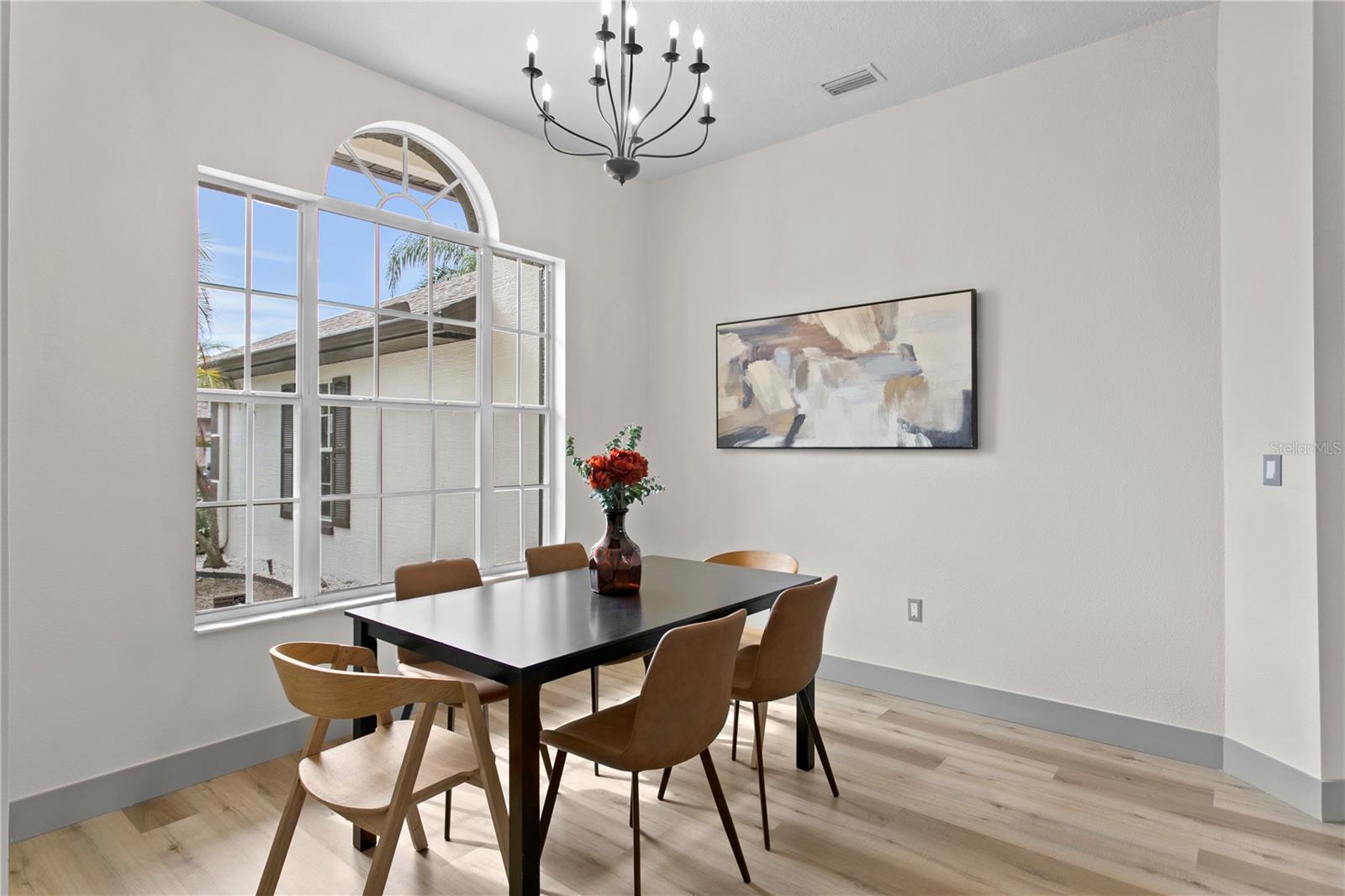 Image 9 of 51 For 1145 Riveredge Drive