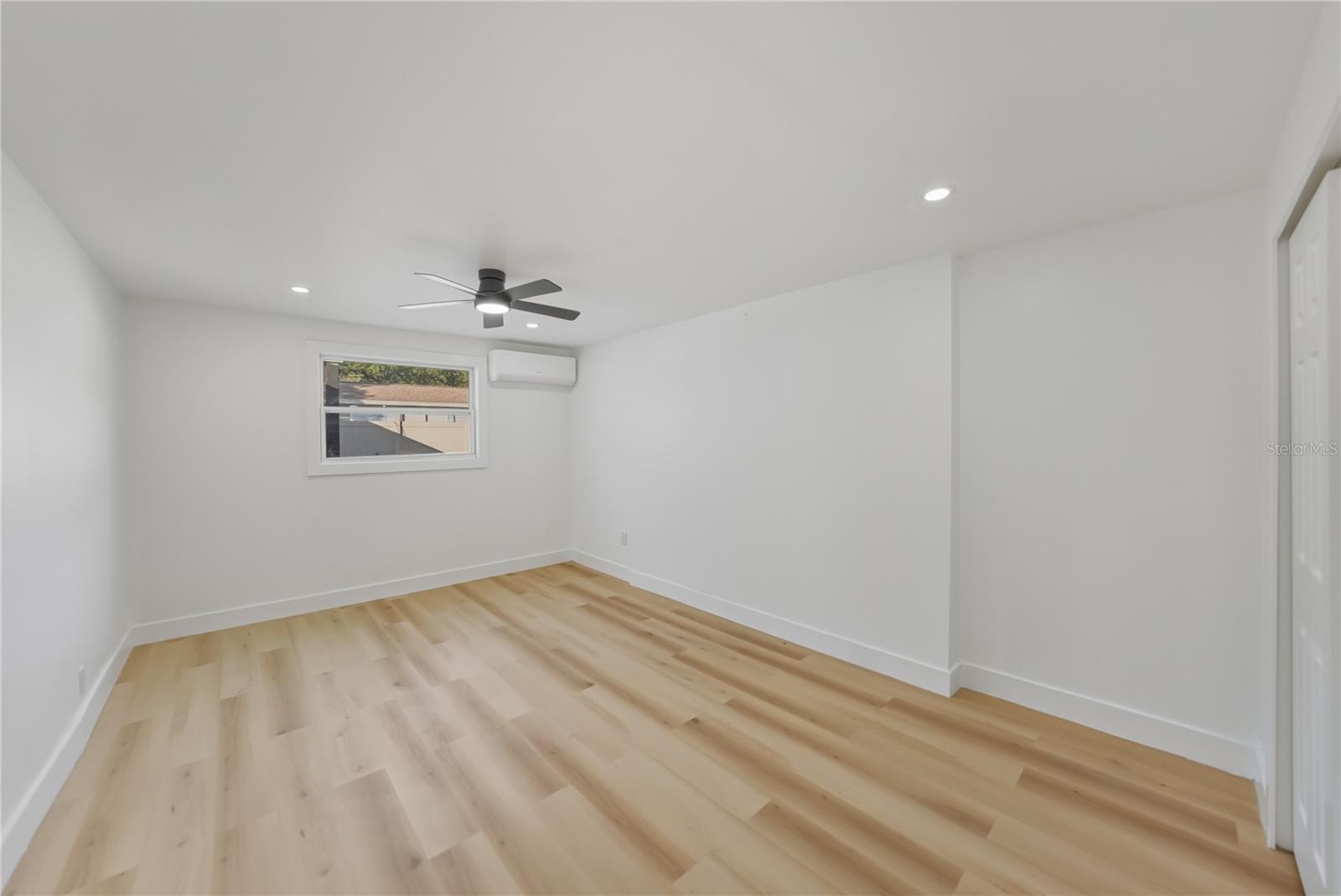 Image 24 of 49 For 542 64th Street S