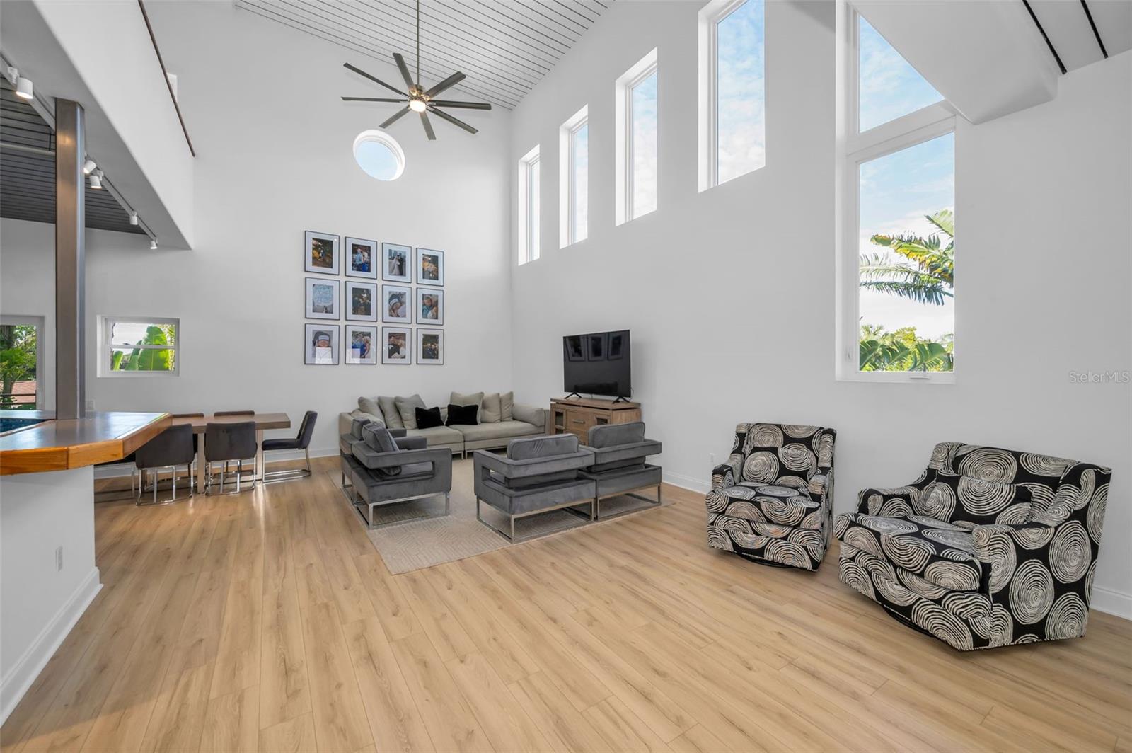 Image 10 of 52 For 10206 4th Street E