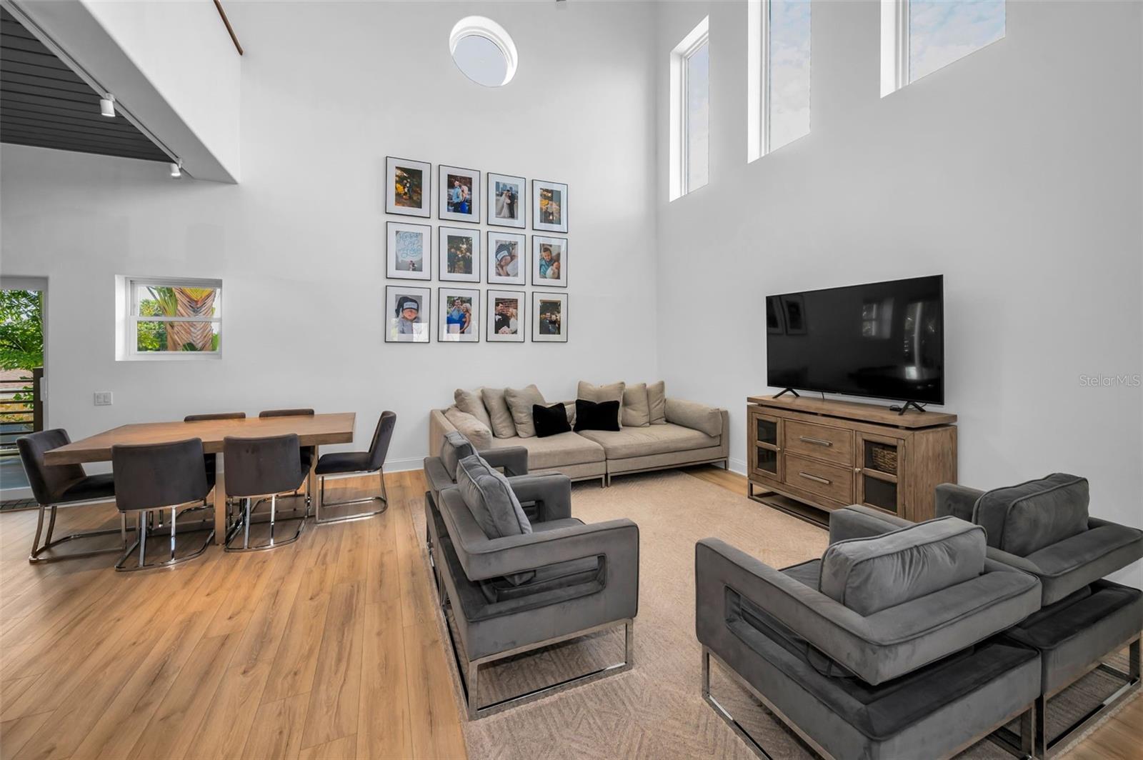 Image 11 of 52 For 10206 4th Street E