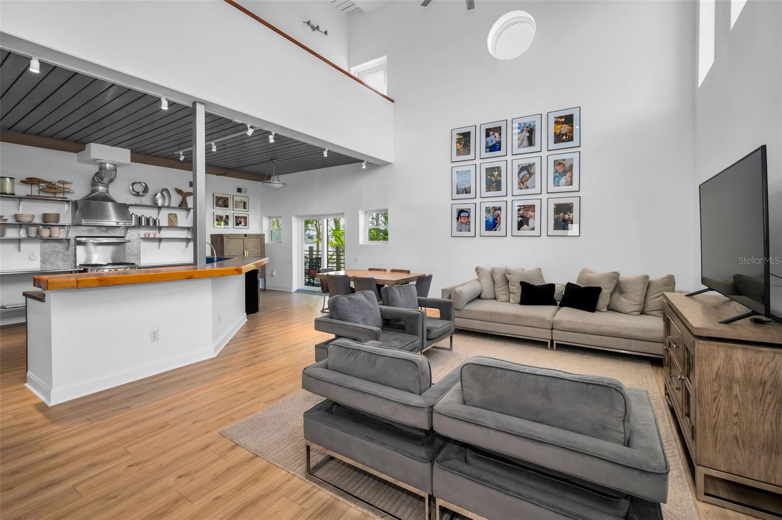 Image 15 of 52 For 10206 4th Street E