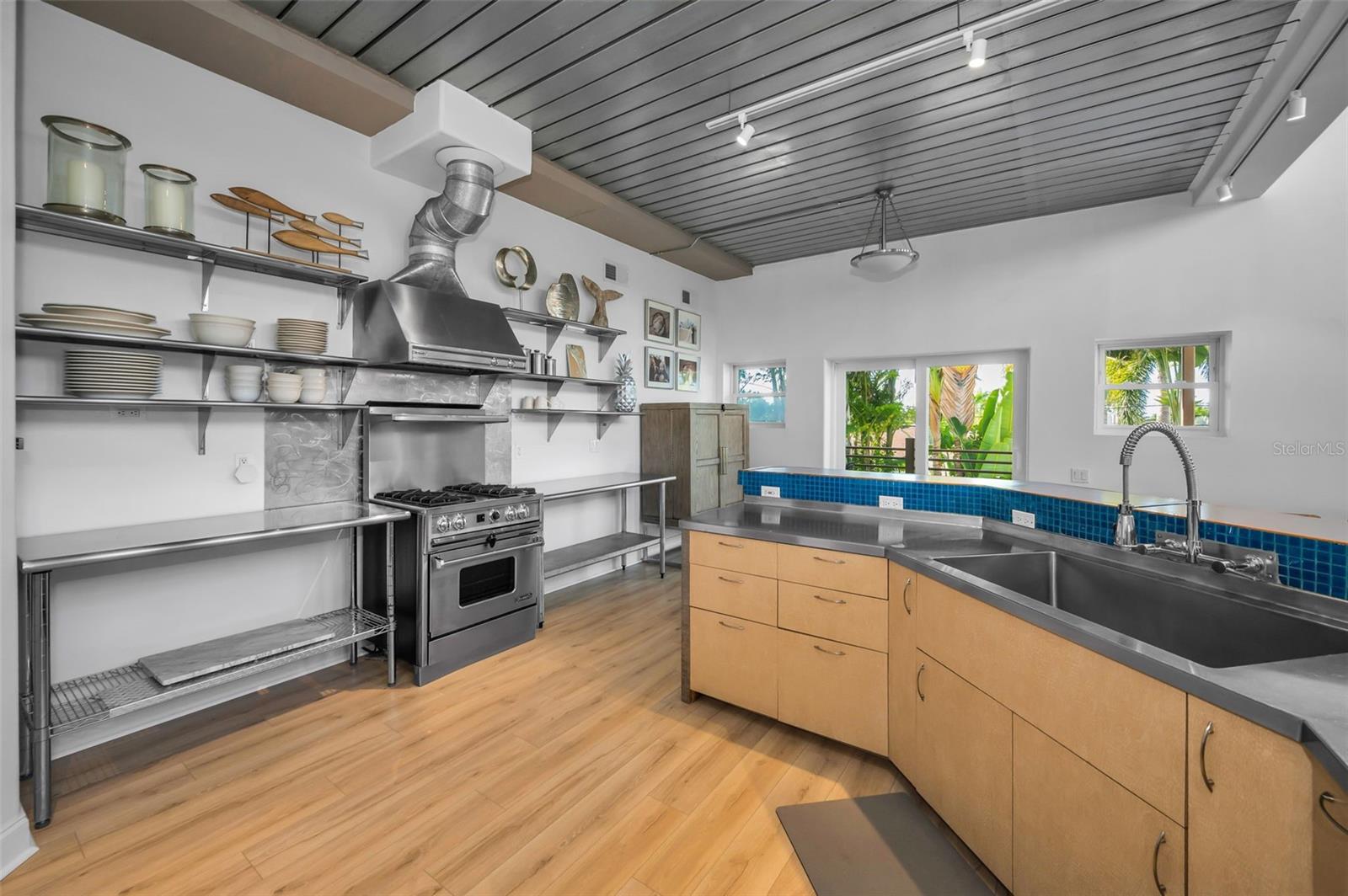 Image 16 of 52 For 10206 4th Street E