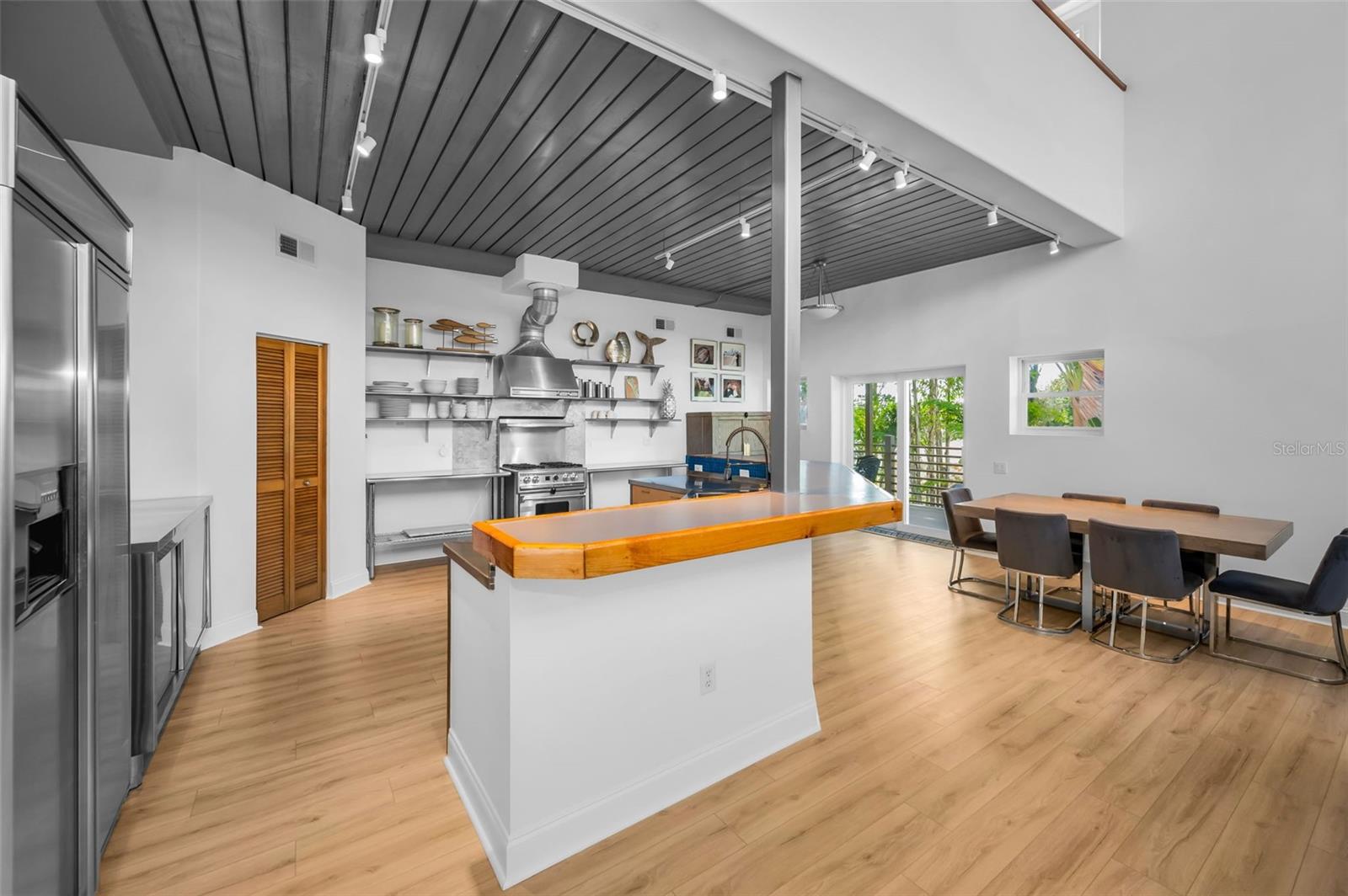 Image 17 of 52 For 10206 4th Street E