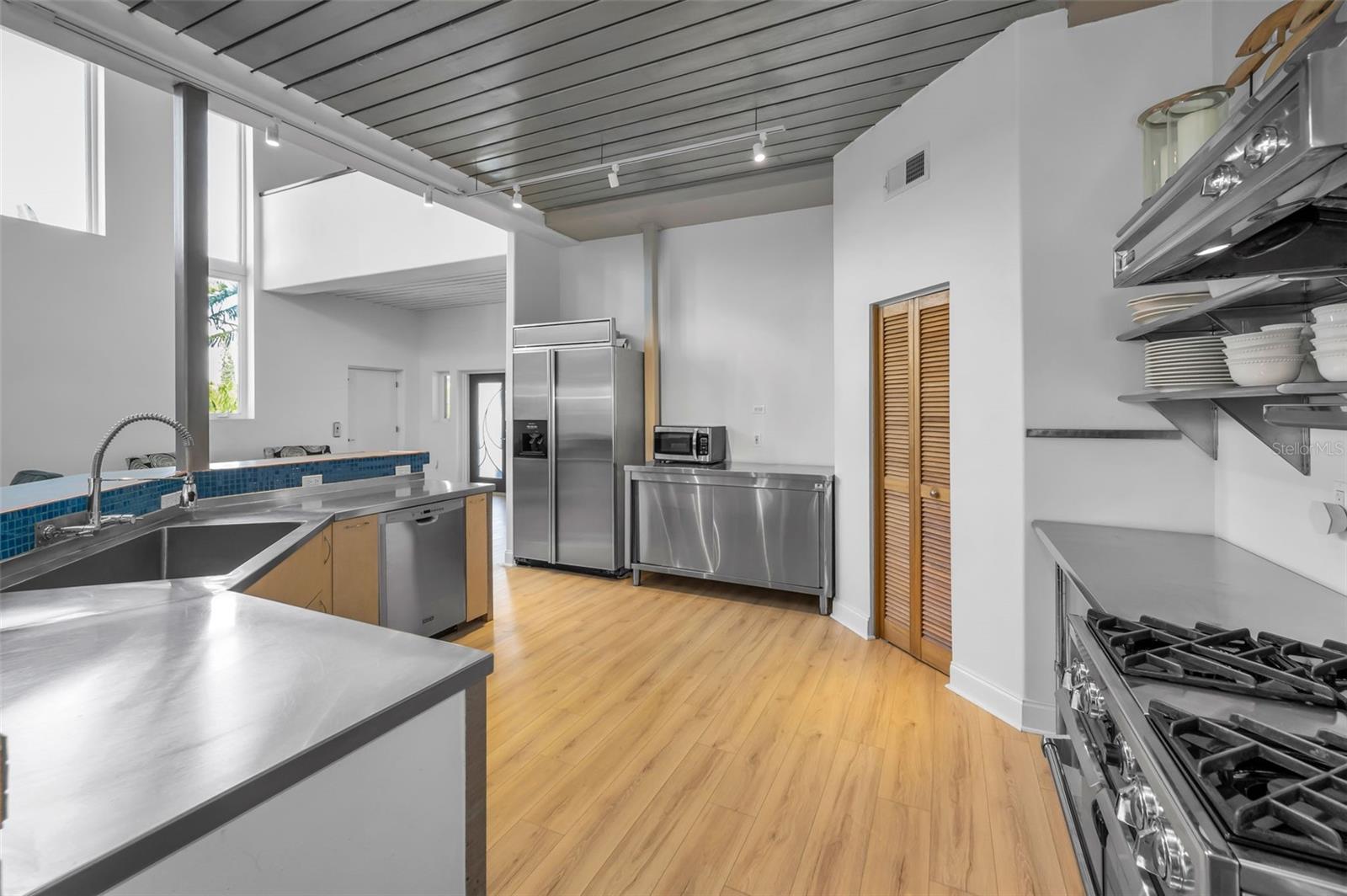 Image 18 of 52 For 10206 4th Street E