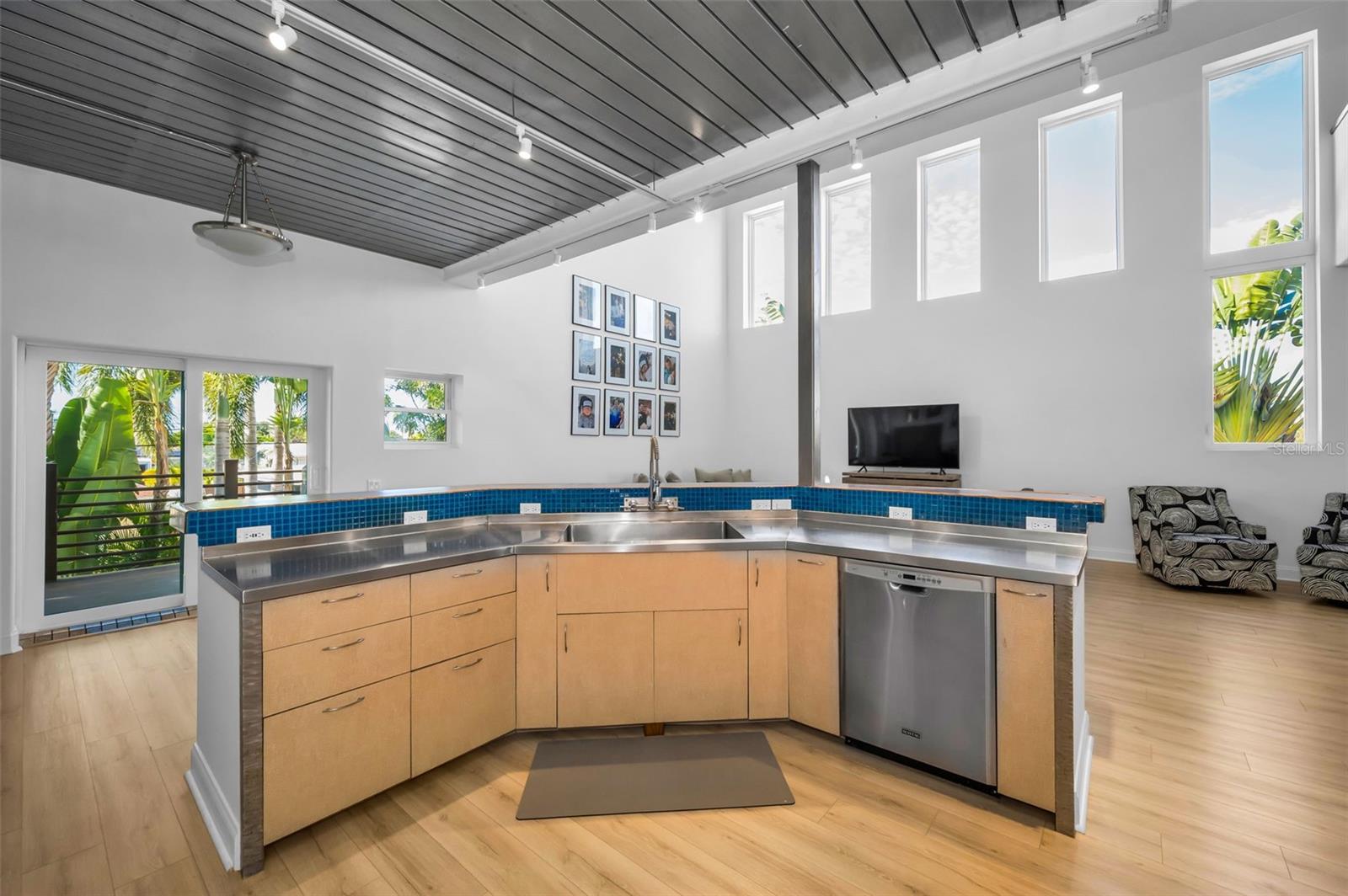 Image 19 of 52 For 10206 4th Street E