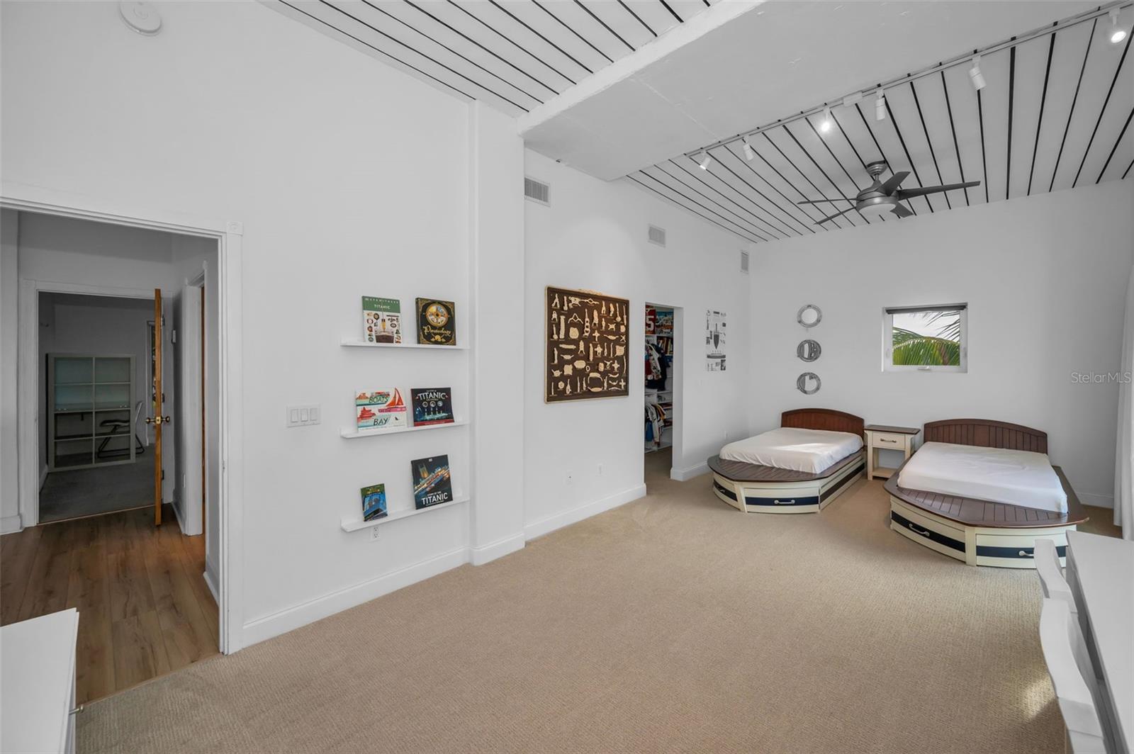 Image 35 of 52 For 10206 4th Street E