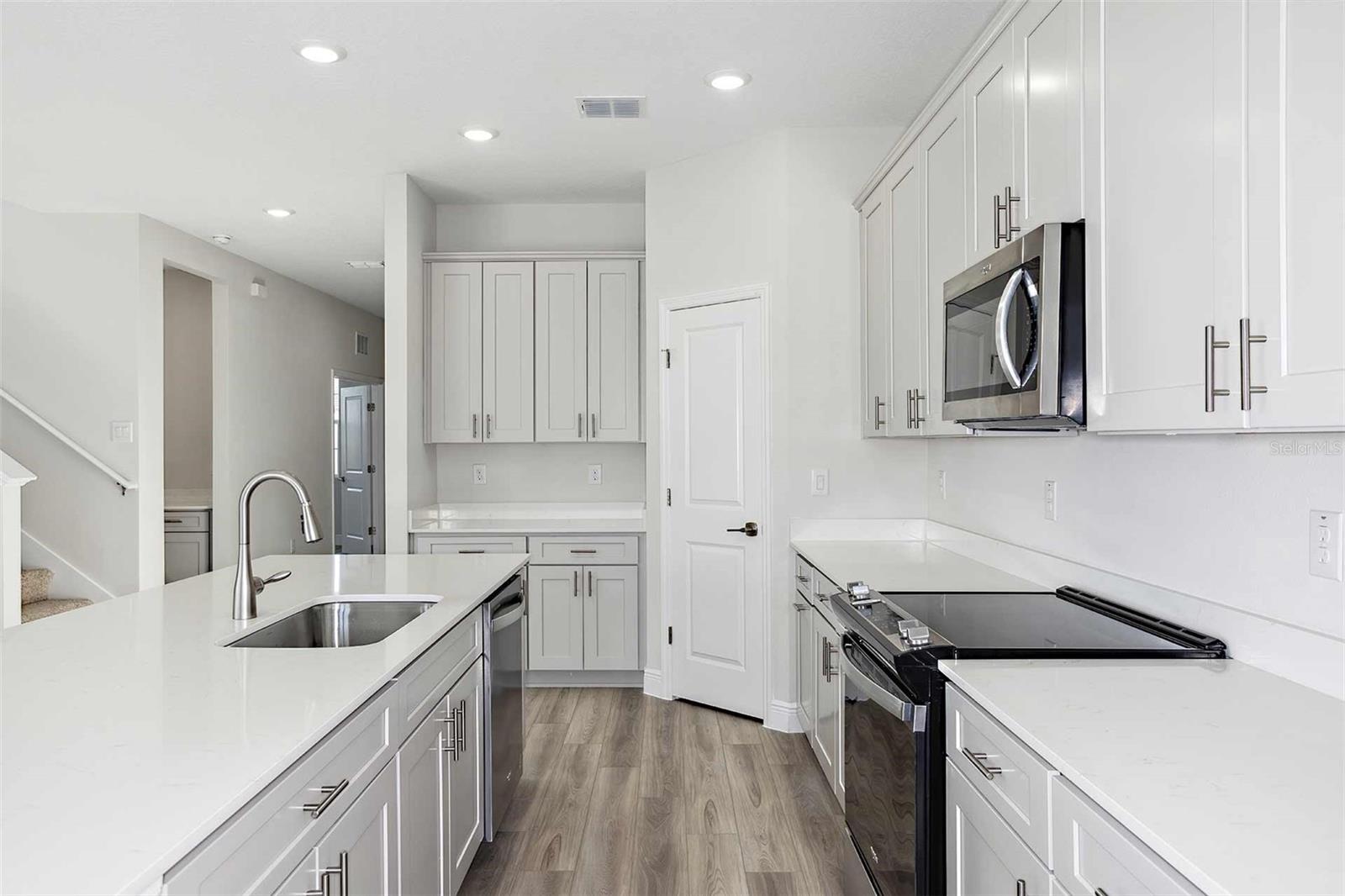 Image 4 of 22 For 9902 Surrey Rose Drive