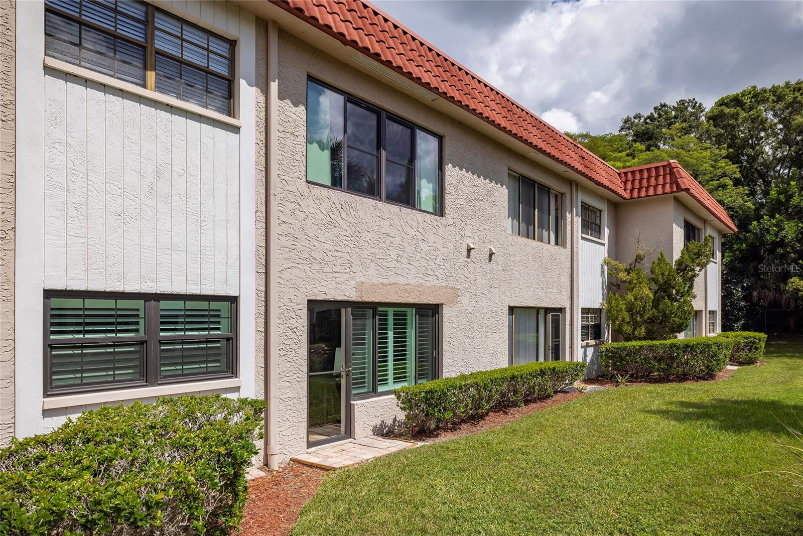 Image 20 of 32 For 1753 Belleair Forest Drive D3