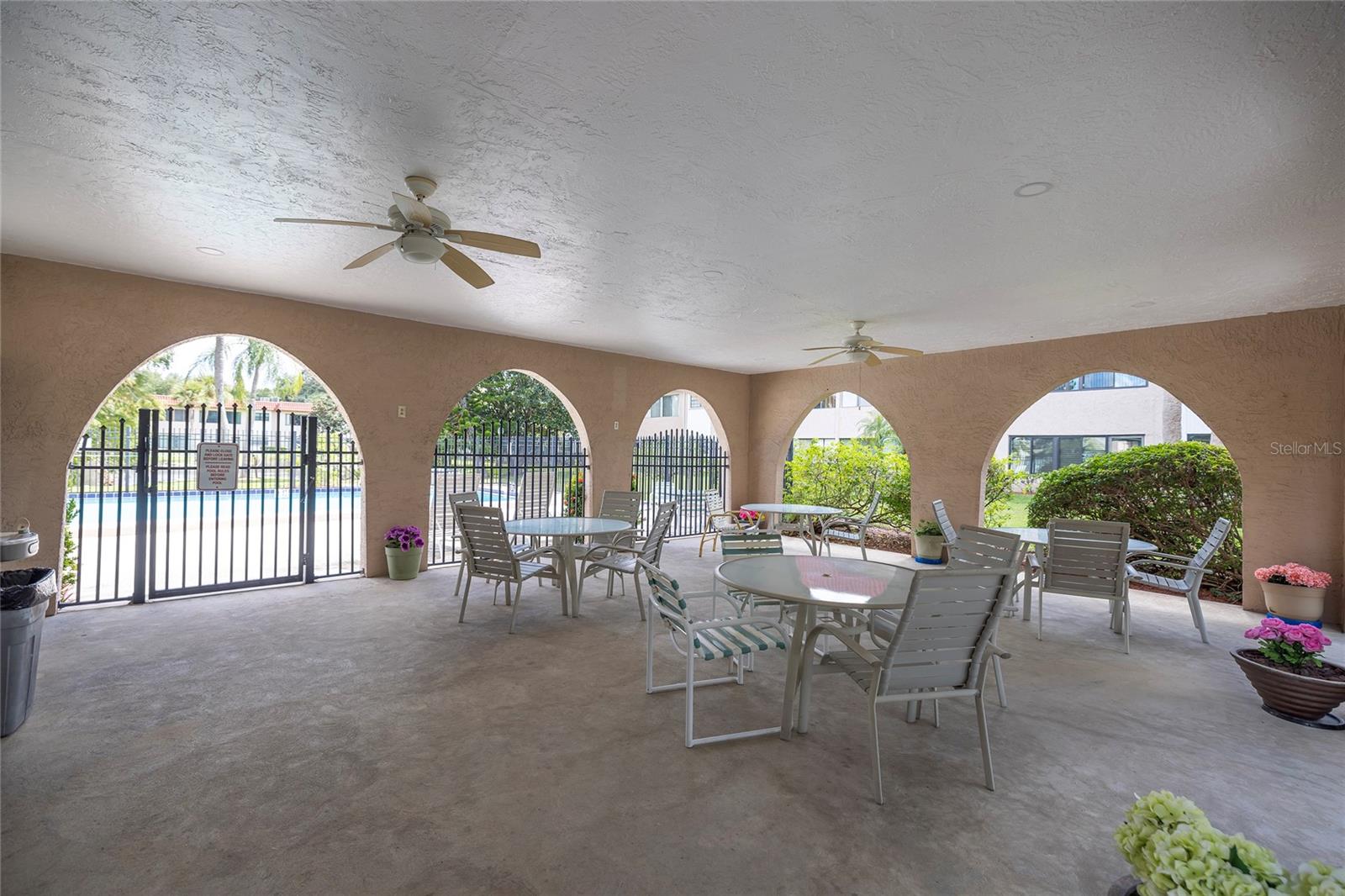 Image 27 of 32 For 1753 Belleair Forest Drive D3