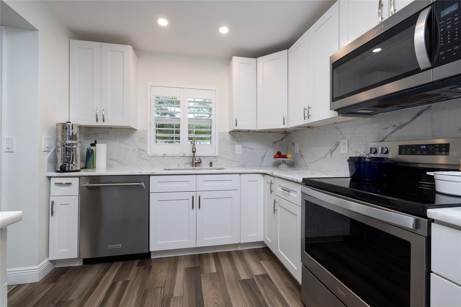 Image 4 of 32 For 1753 Belleair Forest Drive D3