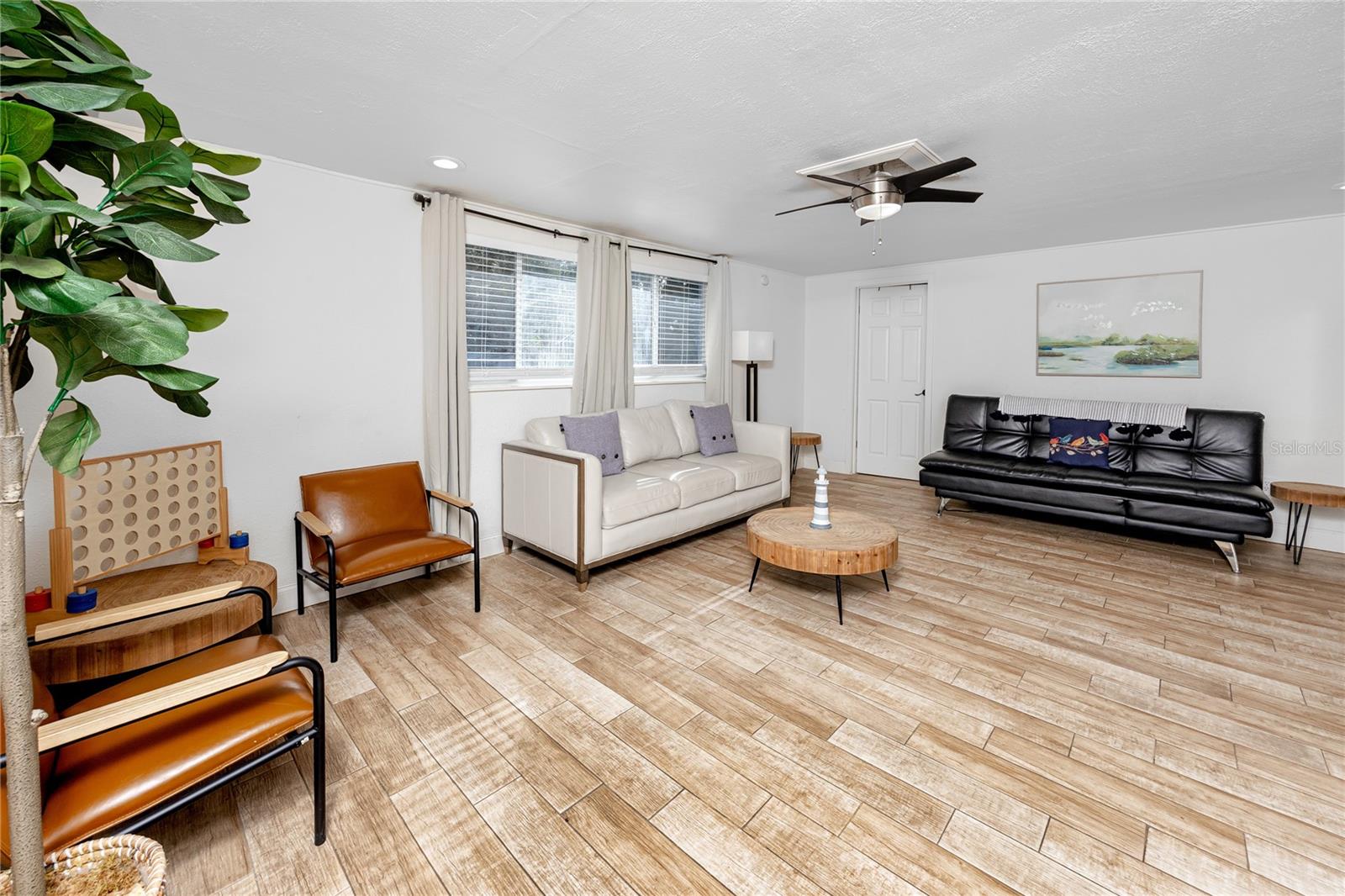 Listing photo id 12 for 10996 106th Avenue