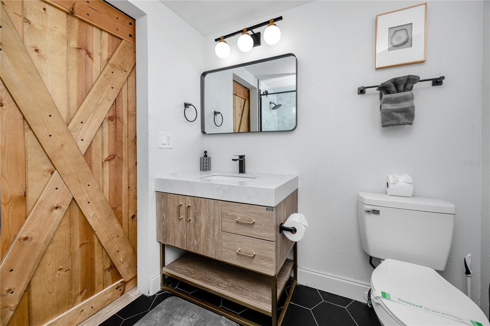 Listing photo id 17 for 10996 106th Avenue