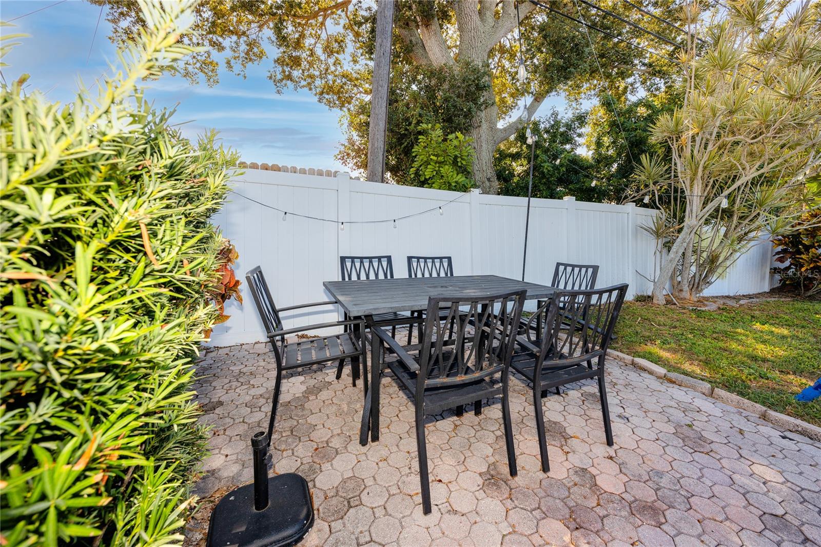 Listing photo id 29 for 10996 106th Avenue