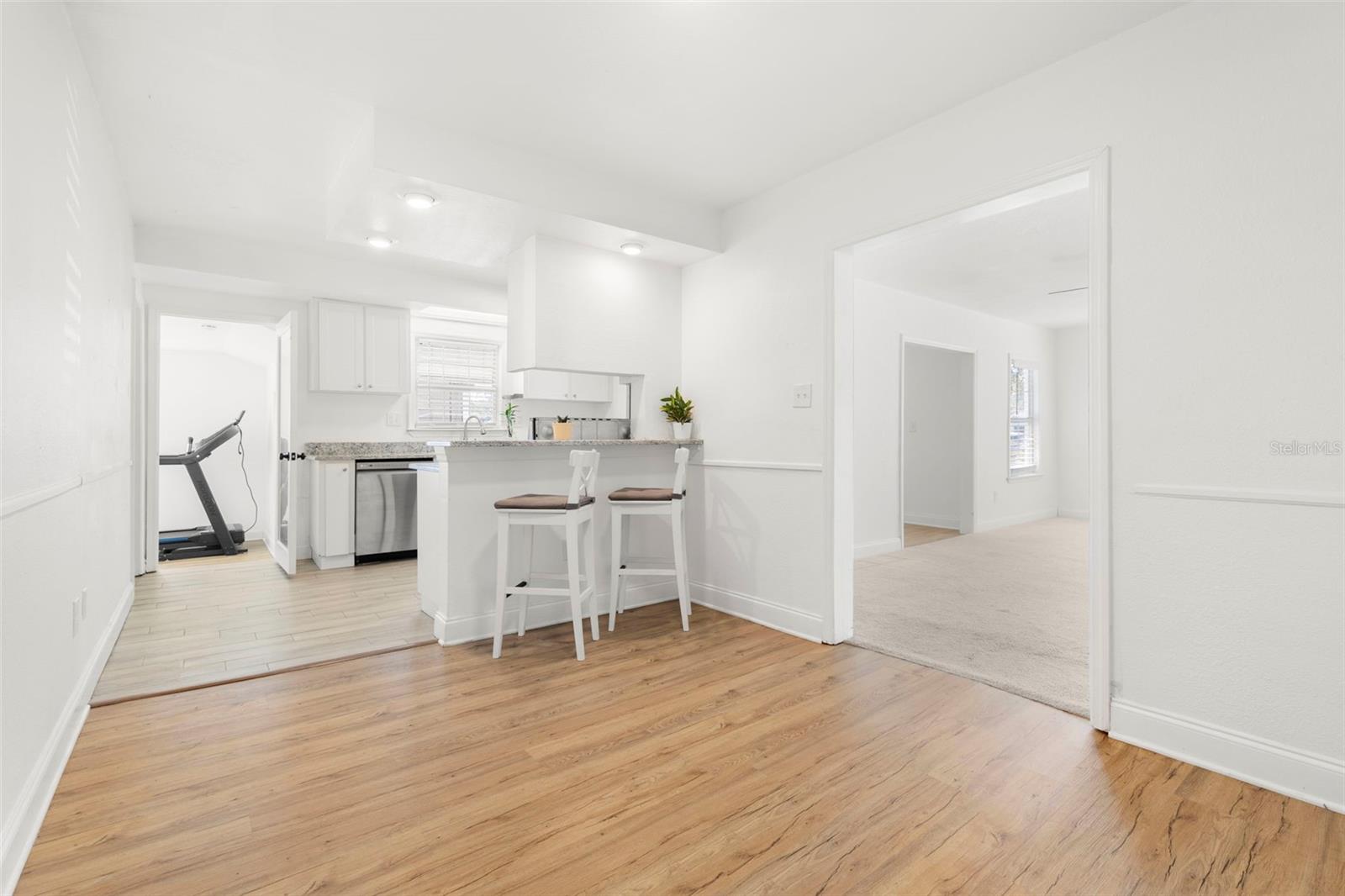 Image 11 of 31 For 911 Candlewood Avenue