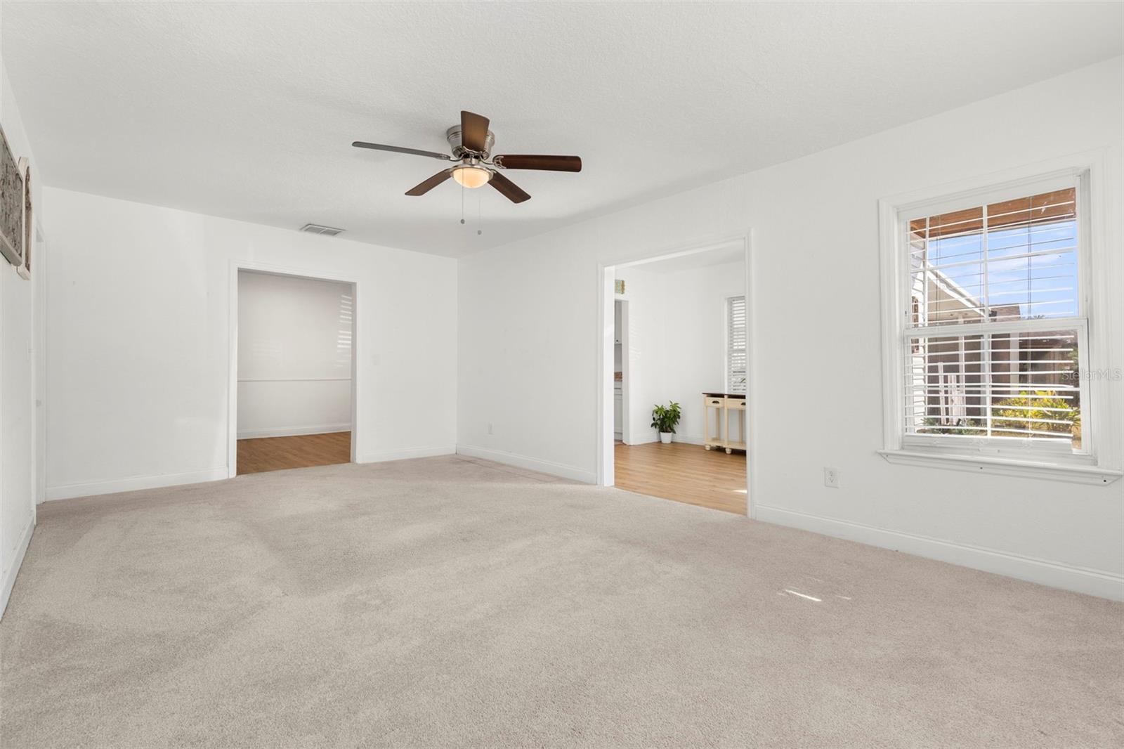 Image 14 of 31 For 911 Candlewood Avenue