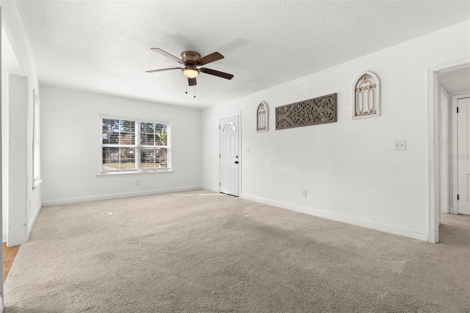 Image 16 of 31 For 911 Candlewood Avenue