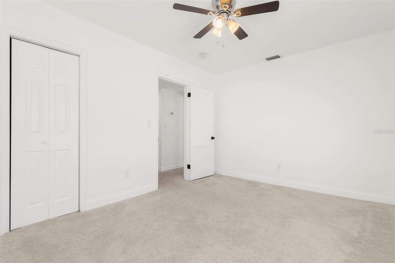 Image 22 of 31 For 911 Candlewood Avenue