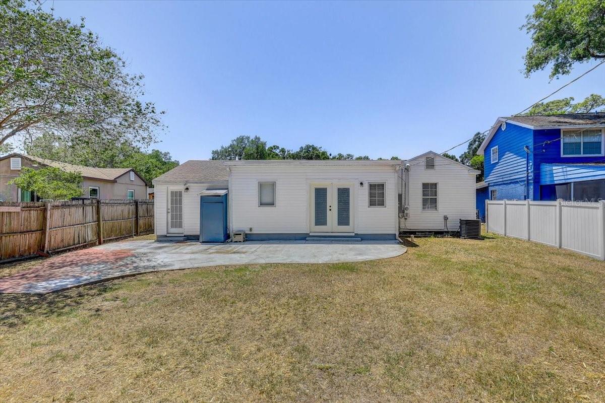 Image 39 of 48 For 911 Candlewood Avenue