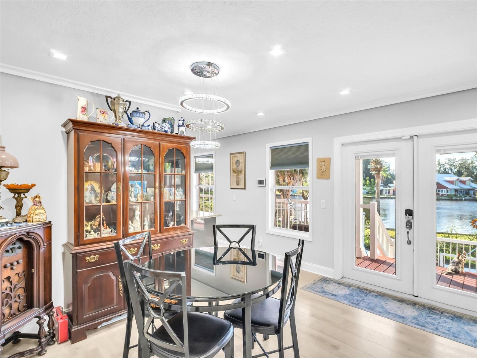 Image 10 of 92 For 4915 South Road