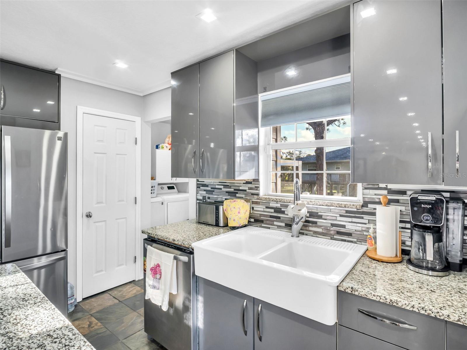 Image 13 of 92 For 4915 South Road