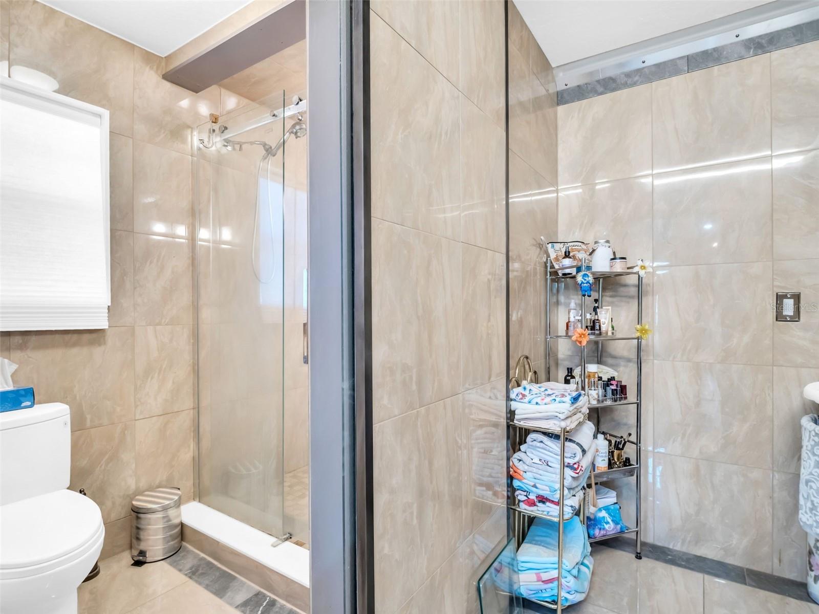 Image 25 of 92 For 4915 South Road