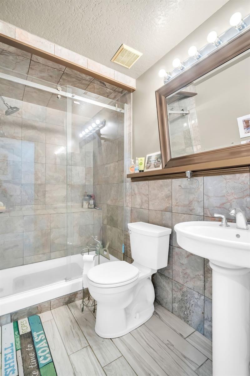 Image 30 of 92 For 4915 South Road